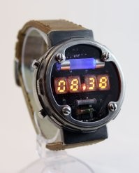 Летом ношу такие.
Зимой под рукавом куртки не очень удобно.