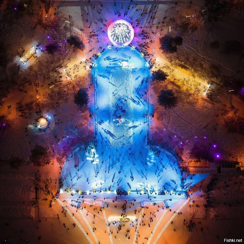 Фигня! В Новосибе, напротив Оперного -