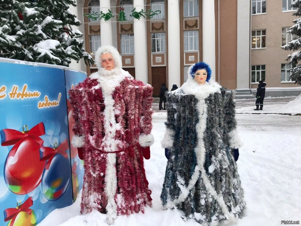 В Приморье поставили Деда Мороза и снегурочку, которые напугали местных жителей