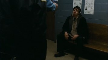 Пирс Броснан прогулялся в Йеллоустонском парке и попал под суд