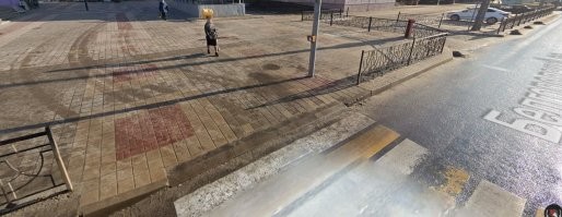 Он не разворачивался, он заезжать собирался, ул. 50-летия и ул. Белгородсая. Бывает и такое - перекрёсток через пешеходный переход.