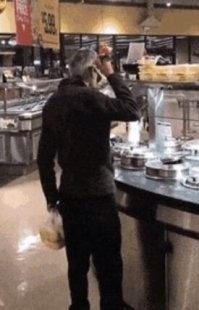 Сука, так и просится с ноги по печени!