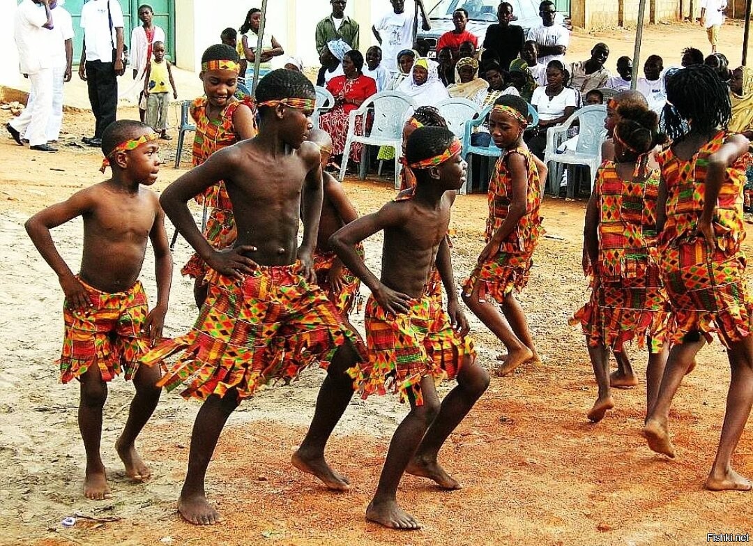 Темнокожие танцуют. Танцы народов Африки. Танцы африканцев. Афроамериканцы в Африке.