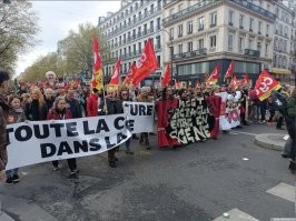 Когда есть чётко сформулированные требования, они сначала с плакатиками ходят, а потом уже переходят к веселью. А тут видимо пох на требования. Вполне возможно, что эту ораву используют в тёмную для решения своих задач.