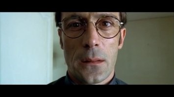 - Это пахнет ёлкой.