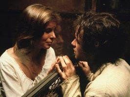 "3. ... Например, та самая сцена, где Керри прислоняет к тюремному окошку свою обнаженную грудь, была придумана самим Джимом Керри, и в сценарии ее не было"

На самом деле, эта сцена является отсылка к фильму "Midnight Express" 1978 где  американка навещает своего мужчину в турецкой тюрьме и показывает ему грудь через стекло