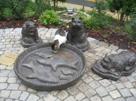 Не совсем конечно скульптуры, но...