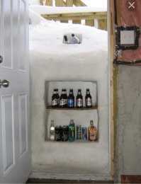 Вот поэтому, на северах, раньше делали двери, открывающиеся вовнутрь.