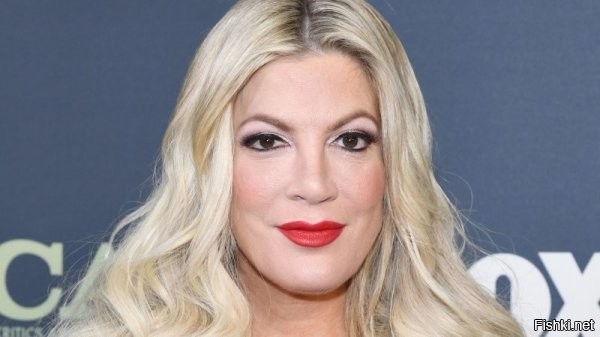 Ну с такой хлеборезкой без папы её бы вряд ли взяли)) Я кстати вспомнил её - был сериал ещё в 90х, я ещё тогда удивлялся, как такую страшную бабу туда взяли. Теперь всё понятно)