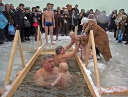 В интернете полно фотографий, которые могли бы вызвать возмущение не только комментаторов, но и Бастрыкина, вот только тихо почему-то.