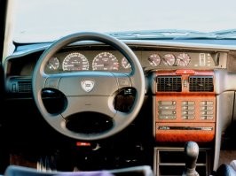 А рулевое колесо от для етой тачки из Lancia Dedra  брали. Или наоборот...