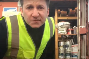 Дмитрий Шаракоис, типа актер.  Лет 6 назад, решил завязать со сьёмками в Российском кинематографе и отъехал в лучшую жизнь, в Лондон, если быть точнее. Сейчас наслаждается алкоголизмом и случайными подработками на стройке. 

Помним, любим, скорбим (всем -п-о-х-у-й-).