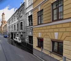 На 21 Никольский переулок помню как ул. Мясникова. Я там училась ездить на велосипеде, движения там почти не было. Еще виден мой старый дом, второй после каланчи на углу. Его снесут в 2006. И так и осталась до сих пор дыра. Зачем сносили? Нормальный дом был, двор, садик, у нас был собственный чердак, где сушили белье.