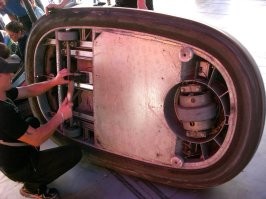 Вот ведущее колесо машинки с автодрома. 

Вопрос: С какой скоростью оно должно крутиться, чтоб машинка двигалась со скоростью 160 км/ч? 
Диаметр колеса около 150 мм. 
Длина окружности 0,47 м. 
160 км/ч = 44,44 м/с 
44,44 / 0,47 = 94,6 об/сек = 5673 об/мин.