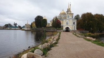 Нило-Столобенская пустынь.
Очень атмосферное место.
Проникся даже такой атеист как я.