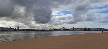 Я не очень много где побывала и почти нет цифровых фото. Но Сахалин... Это невероятная и очень разнообразная красота. Уверена фото путешественников красот Сахалина выкладывают в интернет миллионами. И про мою малую родину тоже огромное количество по всей сети миллионы людей выставляют. Я не раз тут выкладывала. И потому опять таки минус этому посту без упоминания России. Я недавно была в Питере. Тоже немеряно красот. Потому выложу личное про свежую поездку.