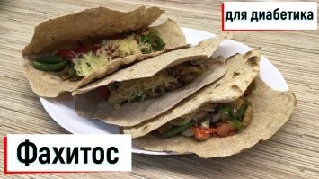 Просто с древности это самая простая и самая распространённая пища.. ну как только научились делать тесто и печь лепёшки.. Берёшь булку, пихаешь туда термически обработанное мясо и свежие овощи с приправами. Вуа-ля - сытный, калорийный паёк готов. Там тебе и клетчатка и белки и углеводы.  Сытно и питательно, запей молоком и ощути прилив  энергии. Принцип везде одинаковый, только рецептура отличается по географии, где-то шаурма, кебаб, тако, дюрюм, блины фаршированные, карси-хоровац, буррито.. тысячи их.
Потом конечно уровень развития повысился, появились отдельные блюда и этикет их употребления и подачи, но в целом - все эти подвиды шаурмы, не что-то новое, а хорошо забытое старое. И если хорошо приготовлено из качественных компонентов, то вполне себе  хорошая и сбалансированная пища. Тот же цезарь-ролл из Макдональдса, отличное средство пообедать, если нет других вариантов особо. Всяко лучше чем доширак.
