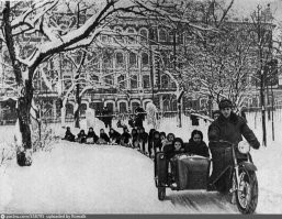 Я думаю, этот мотоциклист так и сгнил в лагерях.