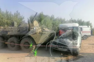 Нет, нельзя. То же самое, что вы просрочили выплату за свет, а у вас квартиру отобрали. Какое отношение имеет моя частная собственность к моему правонарушению? 
У этих ребят отобрали транспортное средство? 4 погибших.