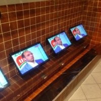 За номер 6 и 10 - у нас есть классный кабак с живой музыкой, поросёнком на вертеле, хорошим пивом и т.д., Старгород называется. Но сказ не о нём, а о мужском туалете - там такие писсуары!