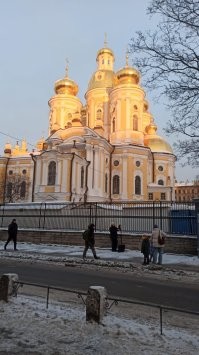 В ответ на западный флешмоб с унитазами россияне запустили тренд "Докажи, что ты в России!"