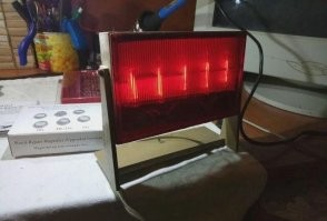 Почему же – во тьме?! А красный фонарь?!