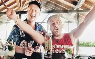 Око за око, чёлка за чёлку: недовольный стрижкой русскоговорящий турист побрил парикмахера в Таиланде