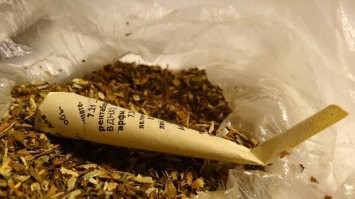 Скорее «козью ножку»