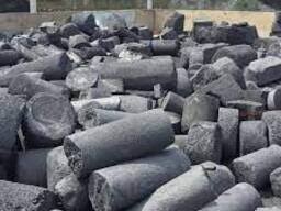 Есть более выгодный источник графита.Отходы от графитовых электродов.