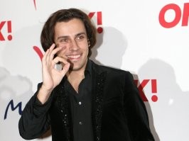 Танцы на пилоне помогли пенсионерке справиться с остеопорозом