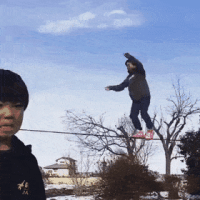 А у мальчугана на канате дети потом будут? Мне было больно смотреть...