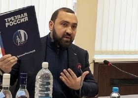 в думе есть такой мудак байсултан ослаёбывичь хамзаев любитель раздувать проблемы из нечего.