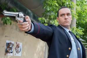 Саша Курицын, перелогинься...