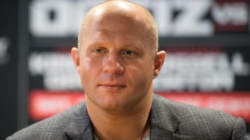 Узнаю старую школу .    
 Спокойствие и только спокойствие .