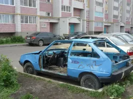 Брошенные культовые машины на улицах России
