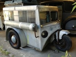 Это транспортное средство оказывается ещё и на пару работает.
1940 Hensel steam tricycle.
Возможно имеется ввиду газогенератор.