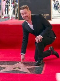 Ещё одного чувака знаю. И судьбы прям как под копирку. Но он вырвался и выкарабкался. Бритни похоже выкарабкаться не удаётся...