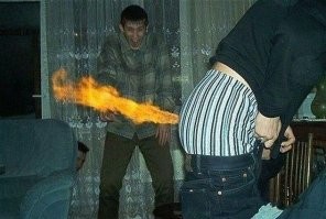 С голой жеппо так не делайте! Будет очень горячо.