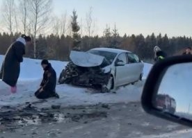 красноречивая фотография.  жаль девчёнку и родителей.