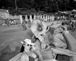 Стесняюсь спросить: С чем дети играют??