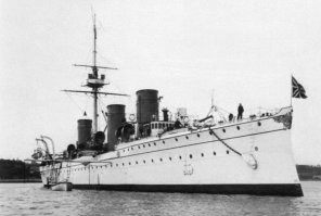 Бронепалубный крейсер "Новик".  А тут эскадренный миноносец крейсером назвали.