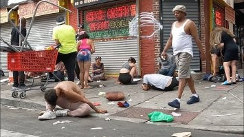 вот насчет того что в каждой стране можно найти вы в точку) если интересно то загулите "Легсинктон сша наркоманы" там и видео и картинок море, это целый район где на улицах просто сидят наркоманы и ширяются, я не в одной стране СНГ такого не видел, у них это реальная проблема, очень мало журналистов это освещают по тому что власти наоборот эту тему пытаются замять

я ненавижу аргументы в стиле "А вот у них ещё хуже" по тому что если где то Гвнее, у нас менее говняно не станет, но всё таки не мог не припомнить этот факт увы