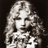 Пожалуй самый яркий пример это Ева Йонеско