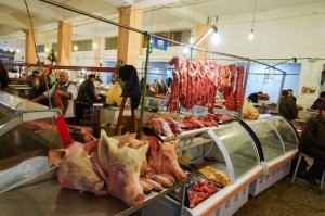 Лайф хак для начинающих треш-режиссеров - мясной отдел рынка ... готовые актеры и антураж