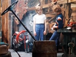 Тоже гараж любителя Советской эпохи...