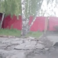 Привозят в травму мужика, отм'/доханного, как то копытное небезызвестного Сидора. Доктор спрашивает: "Как же тебя так угораздило, болезный?" 
Тот рассказывает:
- Я на стройке работаю, экскаваторщиком. И вот в пятницу, уже конец смены, смотрю - люк открыт. Ну, думаю, раззвиздяи, ушли и не закрыли, а ну как на выходных детишки проберутся, да упадут? Непорядок. Ну я взял ковш на люк и поставил. 
  И вот понедельник, завожу агрегат, ковш убираю, а оттуда монтёры выскакивают..

Это я к чему - сдаётся мне, рановато ролик закончился.