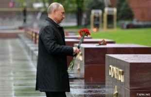 «Нанёс... Наносят крем на рожу»: сотрудник Следственного комитета грубо пошутил на видео и попал под служебную проверку