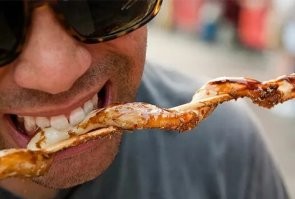 Это идиот

Вот мужик