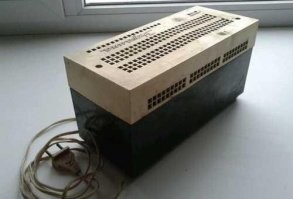 Вот такой был. Тяжеленный... По-моему, до сих пор где-то есть. Рабочий. )