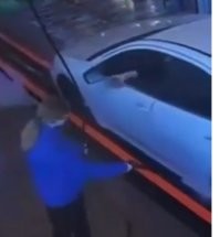 Не знаю, как рожа, но рука белая. 

А рожа, после "керхера", будет красная, как минимум.